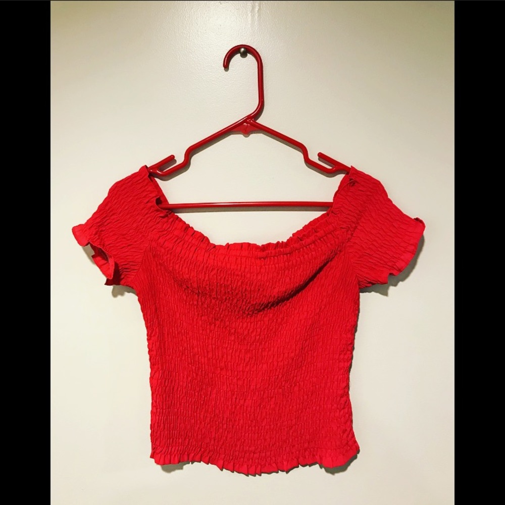 Off the Shoulder crop